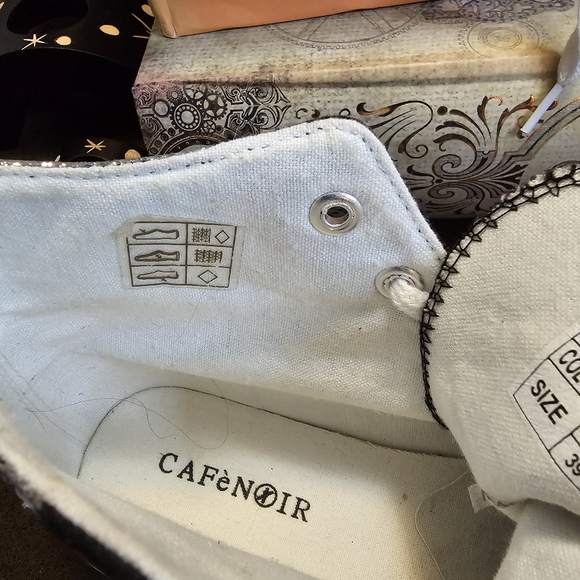 High sneakers . - Picture 10 of 12